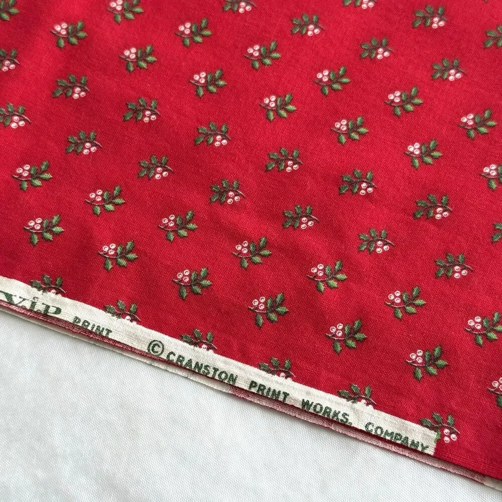 VTG CHRISTMAS HOLLY BERRIES LEAVES QUILT COTTON CRANSTON XMAS 1yd 32